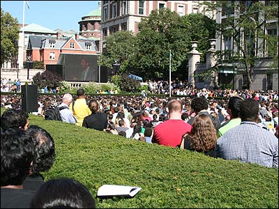 تظاهرات در محوطه و اطراف دانشگاه کلمبیای نیویورک در ارتباط با سخنرانی محمود احمدی نژاد