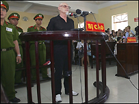 Cựu ca sĩ Anh Gary Glitter