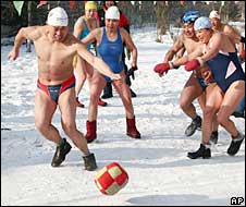 Ball_game_played_in_snow_in_China