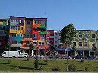 „Мејкапот“ за освежување на сивите социјалистички блокови