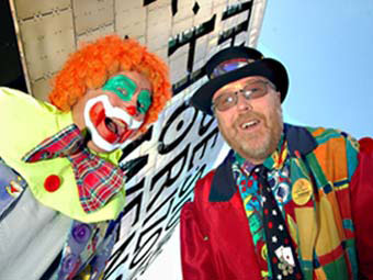 Plymbo a Rhosfa yng Nghanolfan y Mileniwm yn croesawu Eisteddfod yr Urdd i Gaerdydd