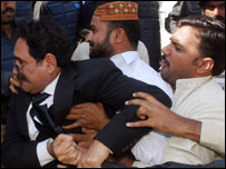 ایمرجنسی کیخلاف احتجاج