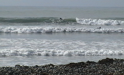 Mekenas passes on some Baja styling, the boardsman is Kerry. Taht sun looks too good. Pic 06