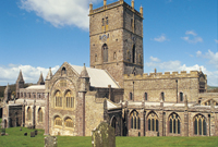 Eglwys Gadeiriol Tyddewi, llun gan Bwrdd Croeso Cymru