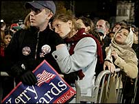 Kerry taraftarlarının umudu seçim gecesi yavaş yavaş söndü