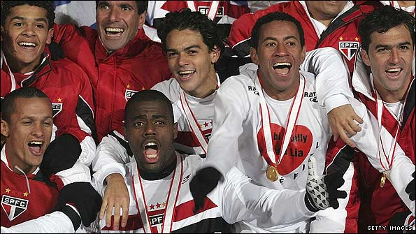Sao Paulo celebrate winning the 2005 World Club Championship