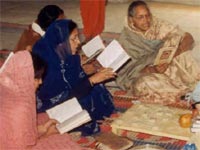 Jain women praying