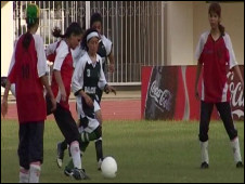 نمایی از فیلم" دختران افغان هم شوت کنند "به کارگردانی بهاره حسینی 