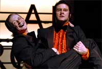 Ryan a Ronnie yn y ddrama