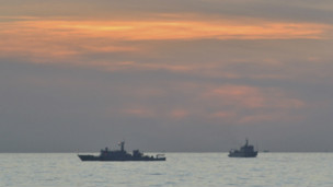 Tàu hải giám Trung Quốc trong cuộc đối đầu ở bãi cạn Scarborough