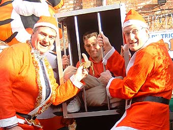 santa_run_libdems340x255.jpg