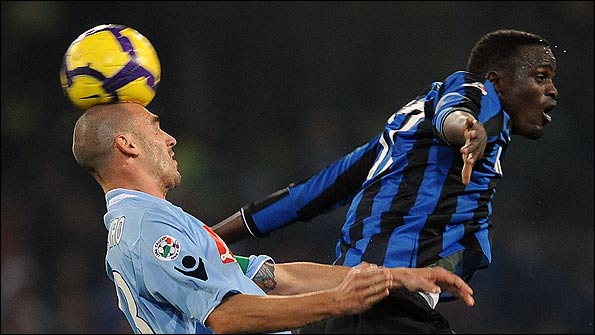 McDonald Mariga playing against Napoli