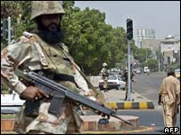 نیم فوجی دستے