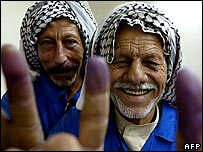 Oy kullanan Iraklılar