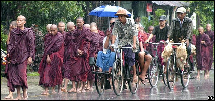 Monjes en Birmania