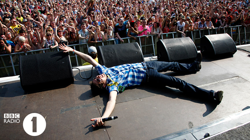 It all gets too much for Vernon after a push from Pete