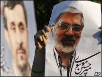 Ahmedinecad ve Musavi posterleri