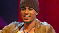 Enrique Iglesias on Friday Night with Jonathan Ross in 2002