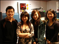 演播间里的三位同学及天舒