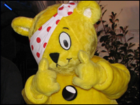 Pudsey gives Cornish fundraisers the 'thumbs up' 