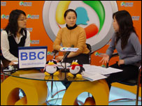 天舒与澳大利亚驻华使馆教育培训处的刘佳和王薇