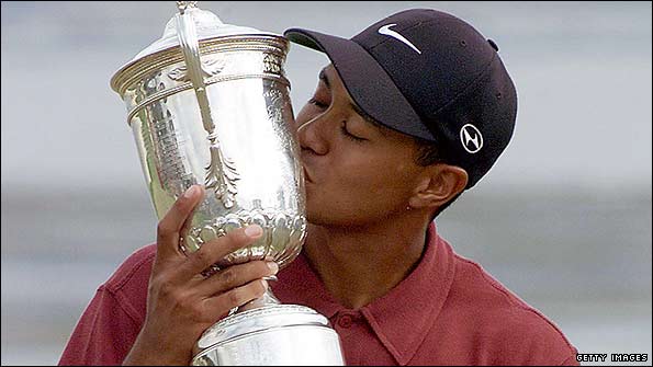 Tiger Woods with the US Open trophy
