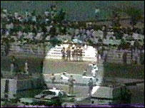 سعودی عرب میں مجرم کا سر قلم کرنے کا ایک منظر