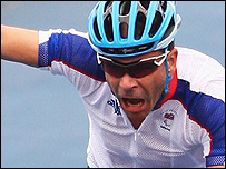 Darren Kenny wins gold in the Men's Road Race (Photo by Guang Niu/Getty Images) 