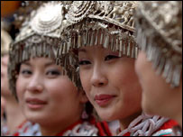 迎春民族歌舞团员