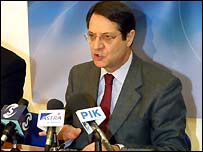 DİSİ lideri Anastasiadis
