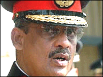 فوج کے سربراہ لفٹننٹ جنرل سارتھ فوسیکا 