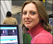 Laura Bicker, video journalist