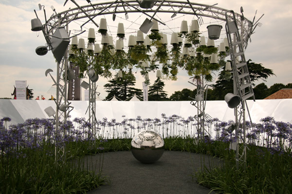 Excuse Me While I Kiss the Sky, Hampton Court Palace Flower Show 2011