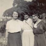This is a photo of Sheila Fenn in June 1940, evacuee with her mother on the left and her ‘hostess’ on the right in Aberdare, South Wales.