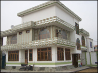 لوړ پوړې ودانۍ