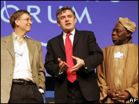 Bill Gates, Gordon Brown (ministro britânico) e Olusegun Obasanjo (presidente da Nigéria)