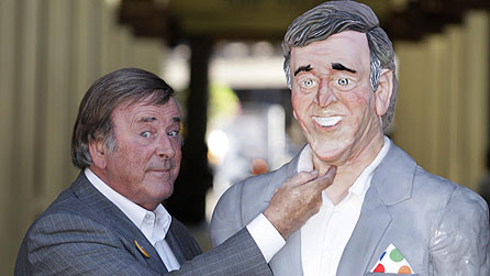 Sir Terry Wogan and Jane Asher's cake