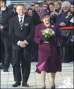 The Queen at the Hub (photo: Oliver Hunter)