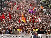 Madrid'de ETA'yı protesto eden bir eylem