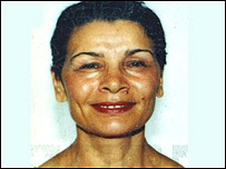 مرگ خانم کاظمی بين اصلاح طلبان و محافظه کاران که کنترل قوه قضاييه را در اختيار دارن، تنش ايجاد کرد