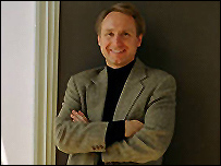 Nhà văn Dan Brown kiếm nhiều tiền nhờ tác phẩm ăn khách