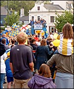 Torquay promotion parade, May 2004