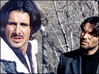 پارسا پيروزفر ( راست) و امين حيايی در نمايی از زن زيادی