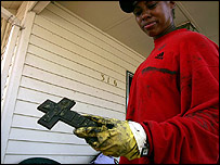 Kasırgadan etkilenmiş bir Amerikalı