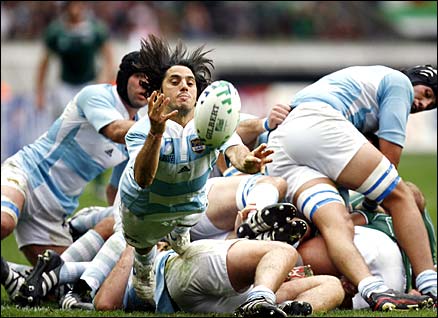 Argentina captain Augustine Pichot in action against Ireland