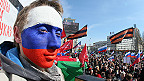 manifestante pro ruso en Crimea