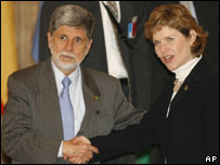 O ministro das Relações Exteriores, Celso Amorim e Susan Schwab.