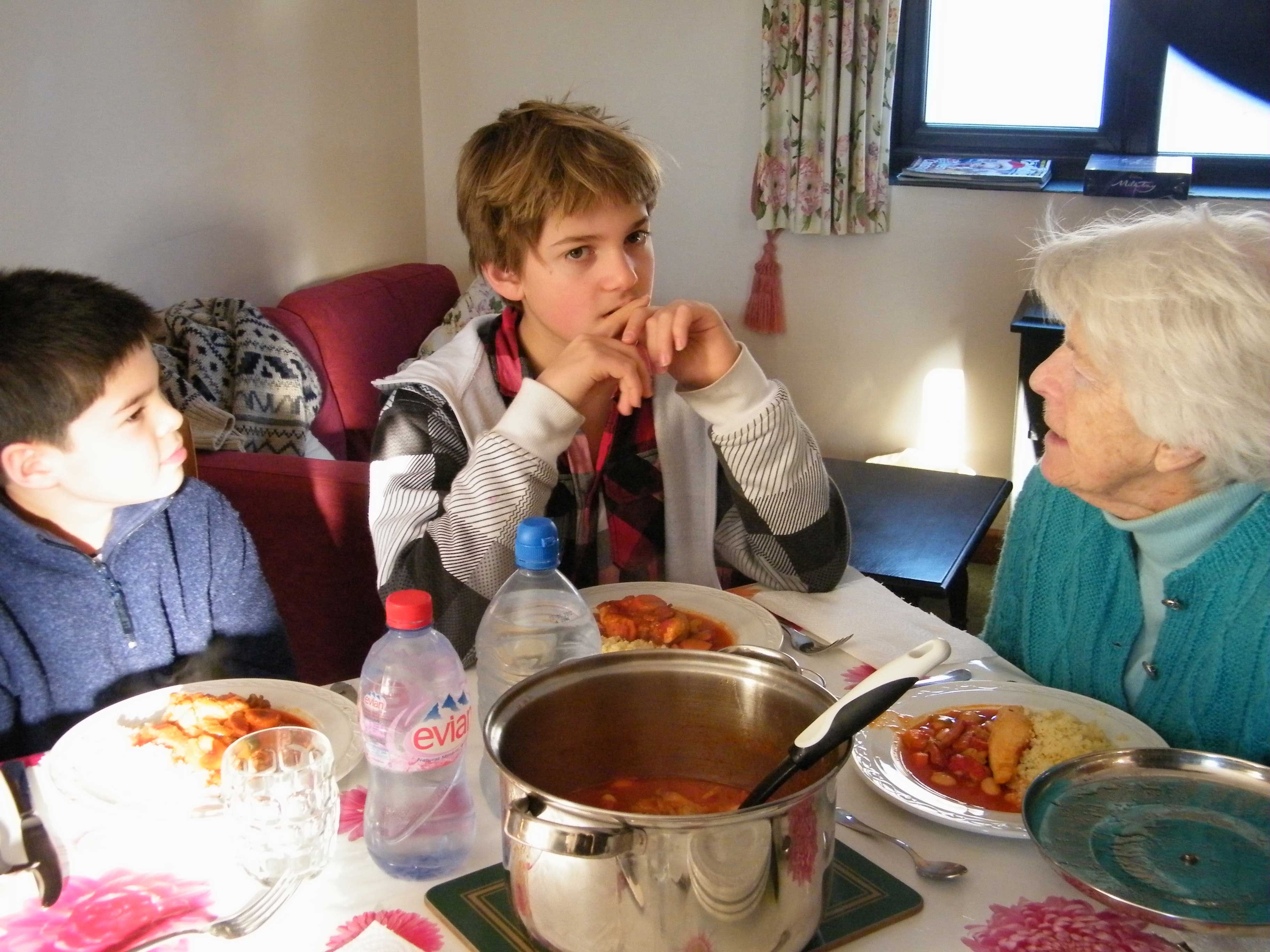 Children and granny having a debate @ Hannah Holmer