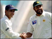 सौरभ गांगुली और इंज़मामुल हक़ 