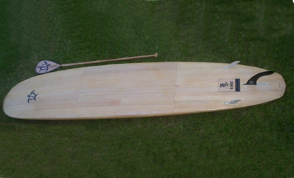 After all those great Stand Up Paddle shots he mailed to our gallery, our man in Hawaii Dennis Varde has had a go making an SUP board himself. Looks great !. Pic: Dennis 06